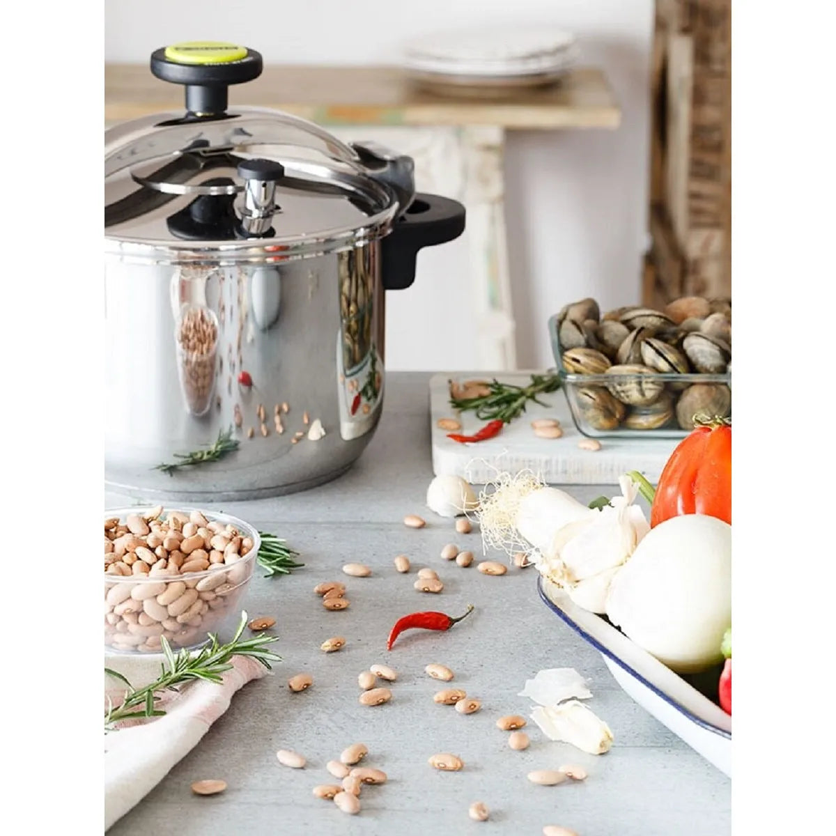 Monix Classica-traditional pressure cooker in stainless steel 4 to 12 liters. Fast. For gas cooker, vitro and induction.