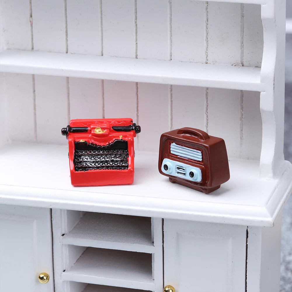 1PC Retro Furniture Figurine Mini Dollhouse Ornaments Model DIY Decoration Craft Miniature Toy Gifts New Home Living Accessories