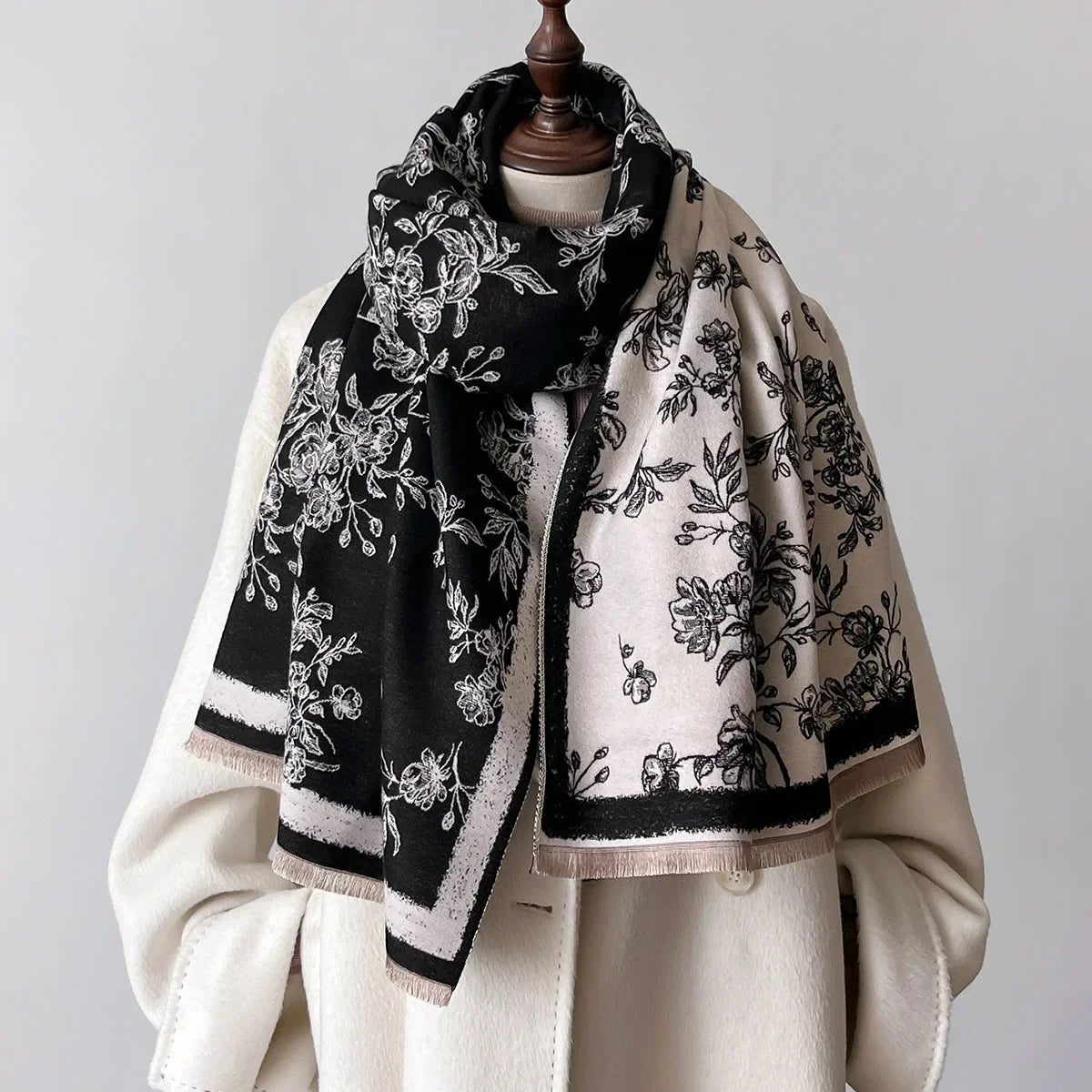 Poncho Scarf Women Winter Cashmere Blanket Thick Warm Femme Bufanda Luxury Brand Print Pashmina Stoles Poncho