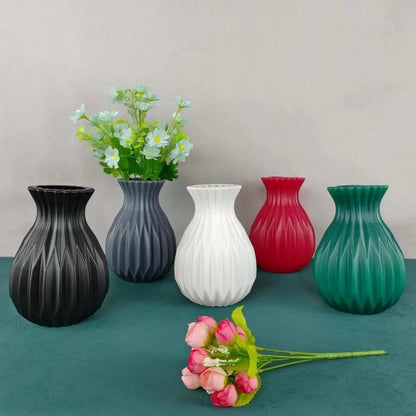 1Pc Decorative Vase Elegant Fine Workmanship Flower Vase for Home Decoration Modern Plastic Flower Pot for Room Ornament Wedding