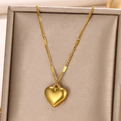 Stainless Steel Love Heart Necklace For Women 2023 New Trendy Lip Chain Simple Pendant Necklace Jewelry Gift Wholesalers