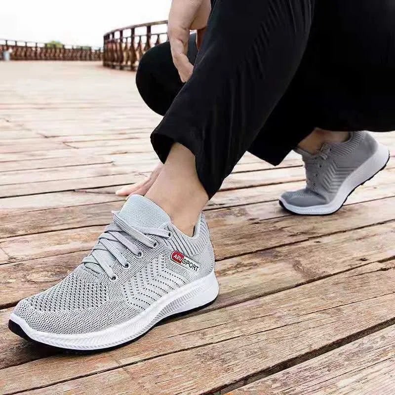 2025 men's casual sports shoes, fashionable and breathable outdoor running sports shoes, comfortable summer walking shoes, men's