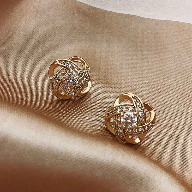 Korean Fashion Shiny Zircon Four Claws Stud Earrings for Women Dainty Ear Studs Girls Birthday Party Wedding New Fashion Jewelry