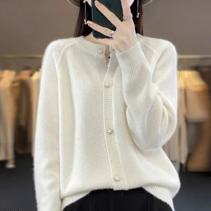 2024 New Women's Cardigan Sweater Idle Style Round Neck Star Button Knit Base Jacket Wholesale Price Quality Knitwear